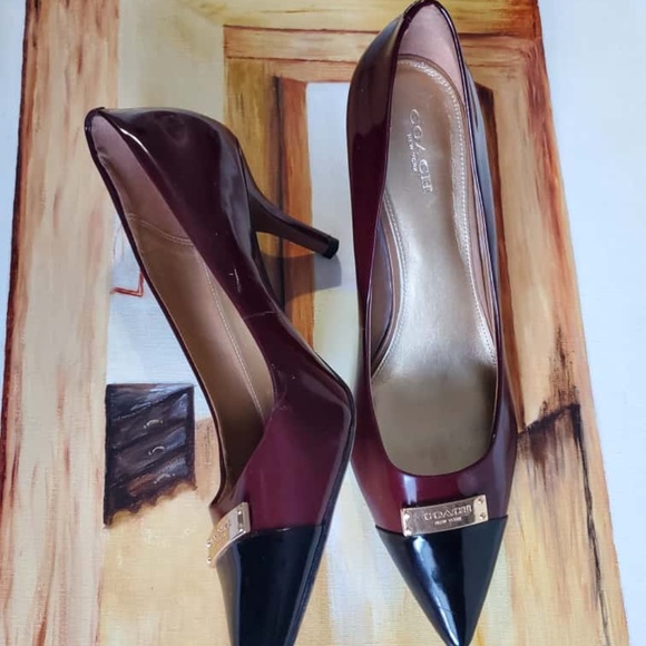 Coach Maroon & Burgundy Patent Leather Pointed-Toe Pumps Size 9.5B. - Picture 4 of 7